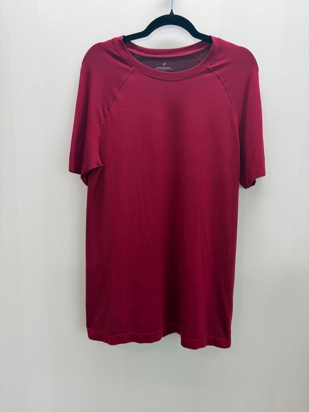 Fabletics Men’s Performance Training Short Sleeve Crew Neck Shirt Sz M